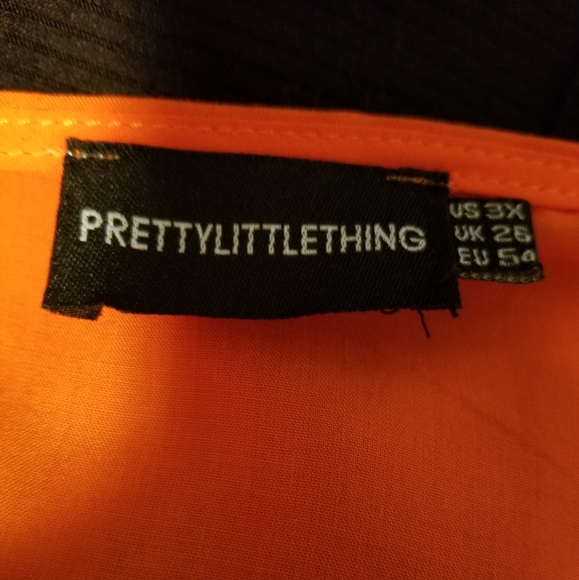 NWOT PRETTY LITTLE THING wrap top - Picture 3 of 7
